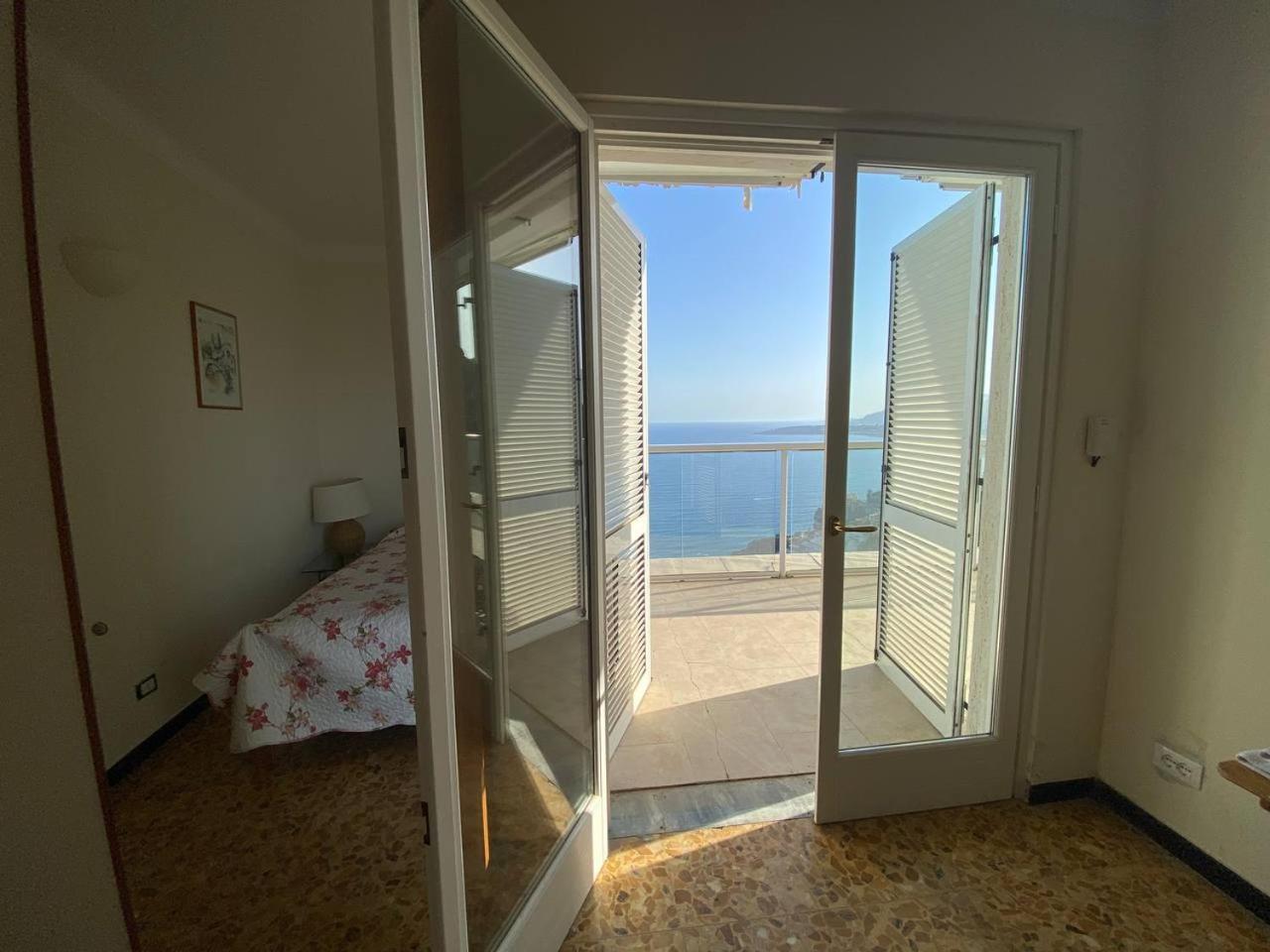 Apartamento Attico Sul Mare Grimaldi  Exterior foto