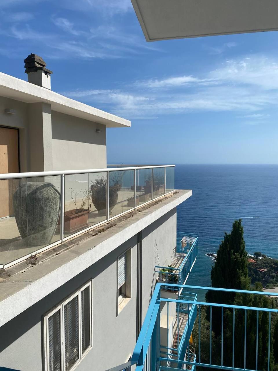 Apartamento Attico Sul Mare Grimaldi  Exterior foto